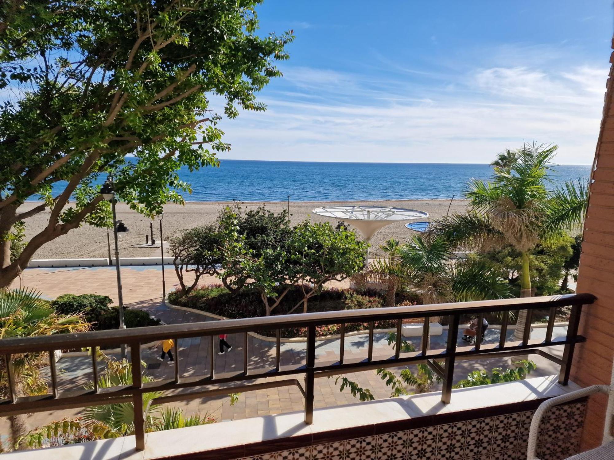 Estepona Playa المظهر الخارجي الصورة